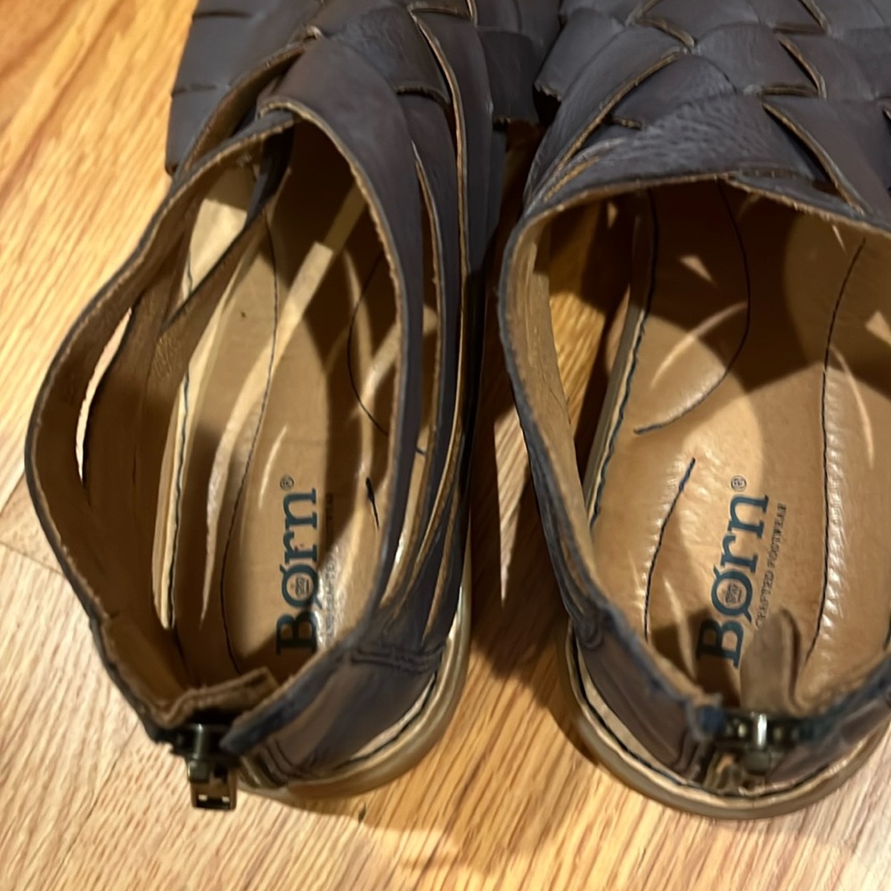 BORN IWA STRAPPY LEATHER SANDAL - Picture 4 of 6